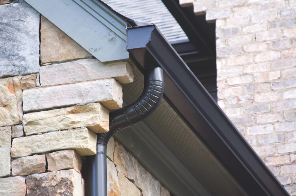 Seamless gutters in Macomb