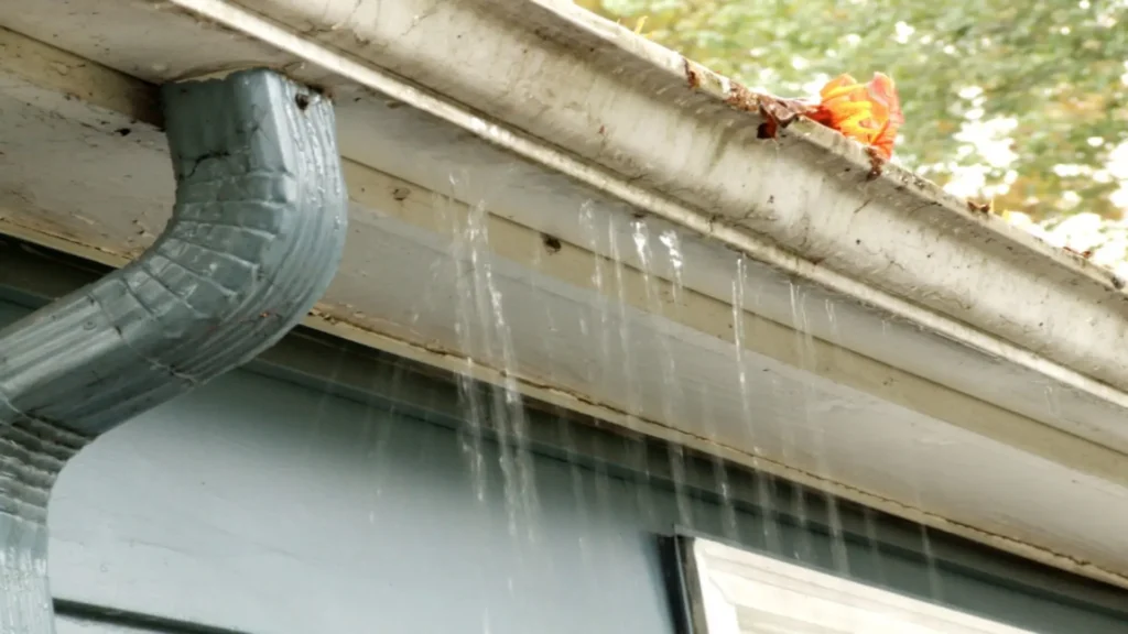 What are the benefits of seamless gutters
