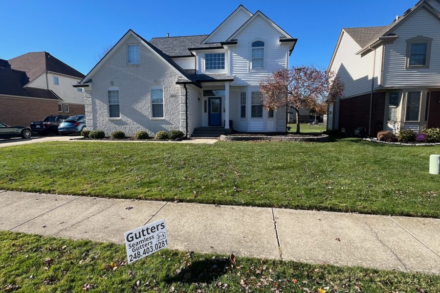 Seamless Gutters in Oakland County!