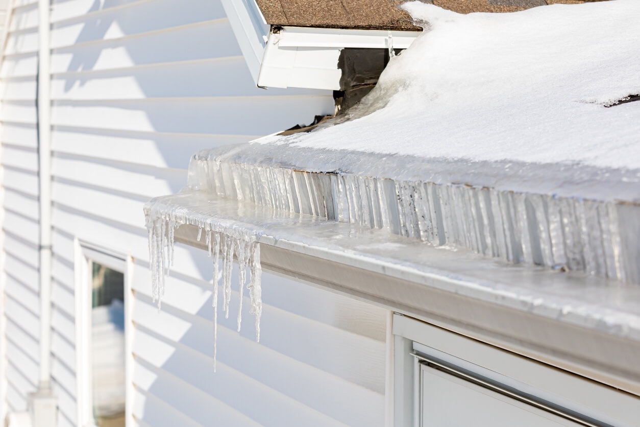 Why Leaky Gutters Become a Bigger Problem in Winter