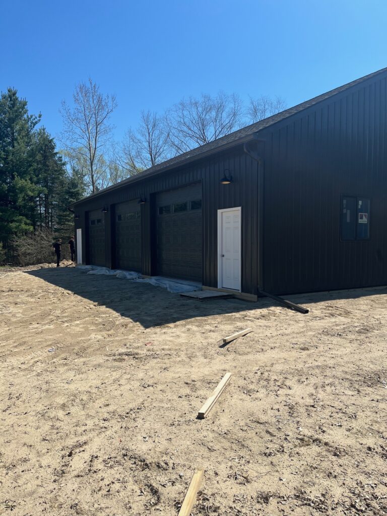 black garage/barn