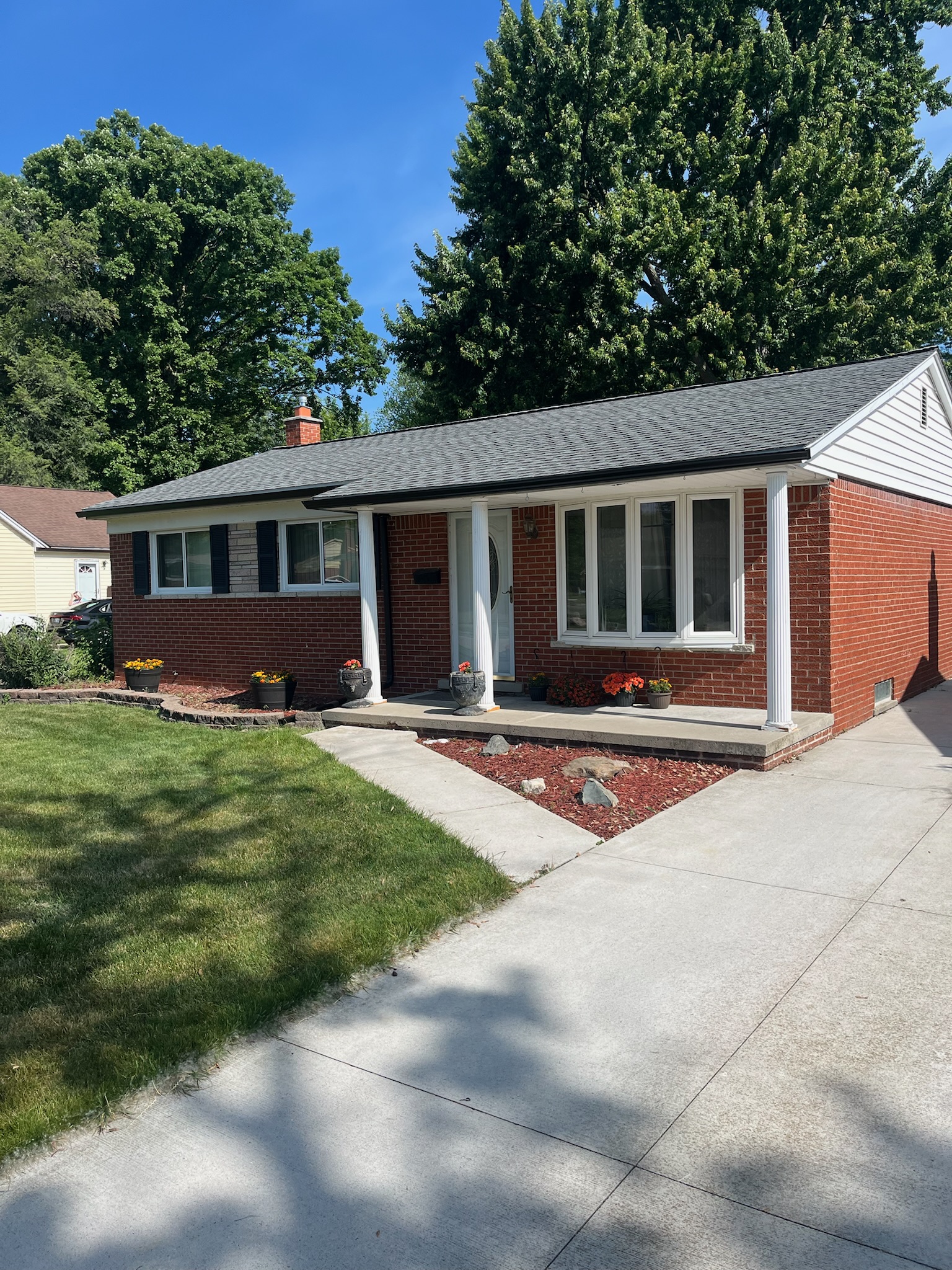 Can Bad Gutters Damage Your Roof? Yes – Here’s How
